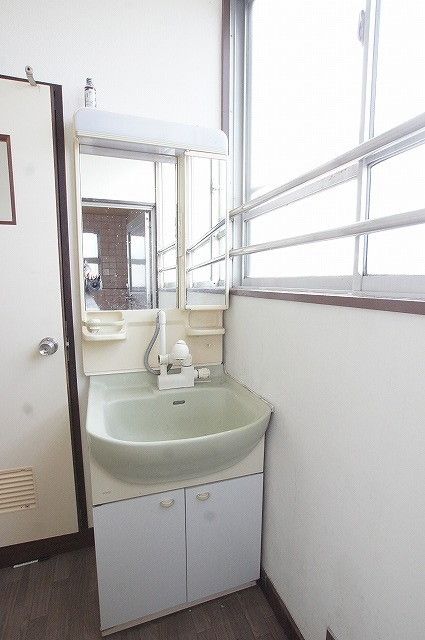 ＪＲ中央線 西国分寺駅 徒歩9分 3階建 築51年の内装写真