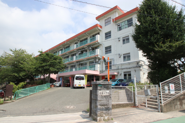 小学校　北九州市立吉田小学校（小学校）まで528m