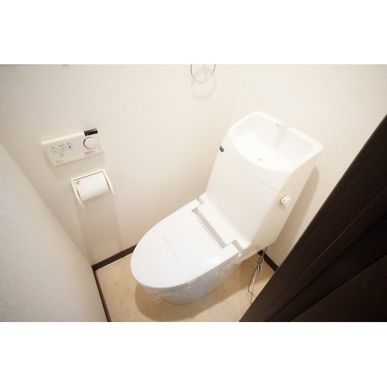ヒルズ横須賀中央のトイレ写真