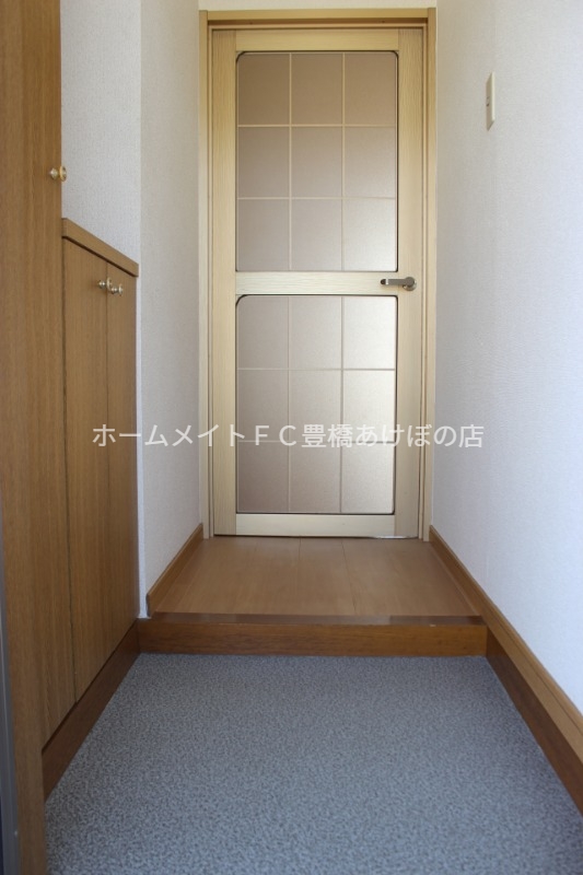 玄関　同型別部屋