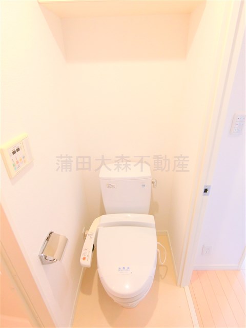 トイレ　温水洗浄便座付きのトイレ