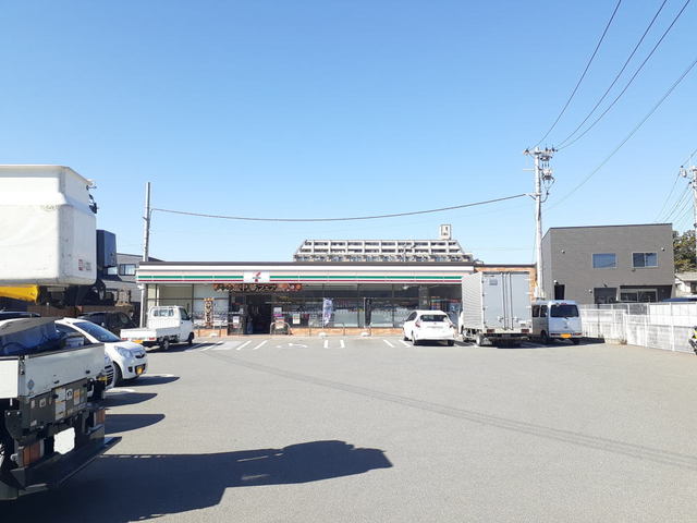 コンビニ　セブンイレブン粕屋仲原3丁目店（コンビニ）まで550m