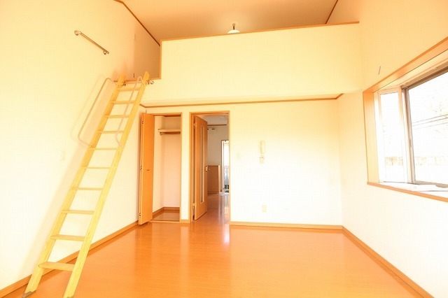 コーポIITSUKAの居間写真