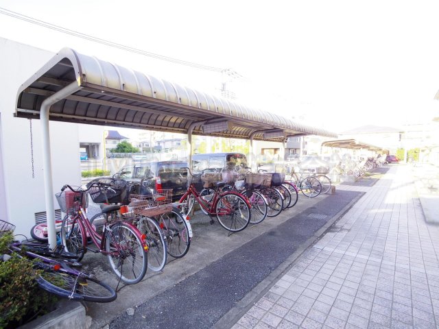 西武新宿線 花小金井駅 徒歩20分 3階建 築37年の外観写真