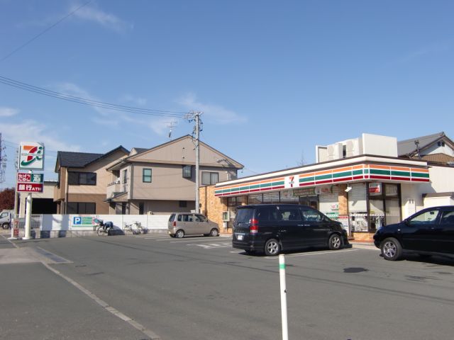 コンビニ　セブンイレブン（コンビニ）まで470m