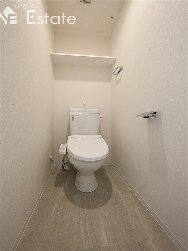 地下鉄桜通線 国際センター駅 徒歩9分 15階建 築4年のトイレ写真