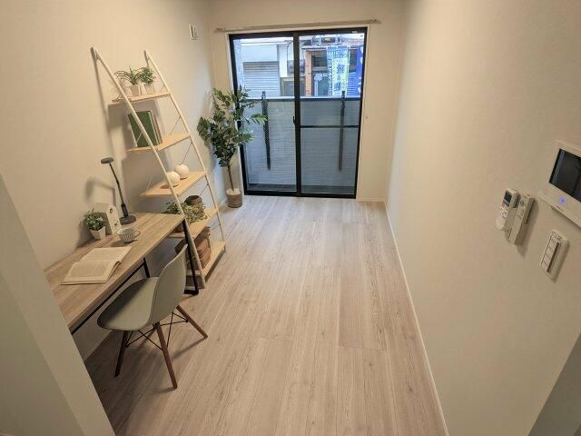 都営浅草線 押上駅 徒歩11分 2階建 築4年の居間写真