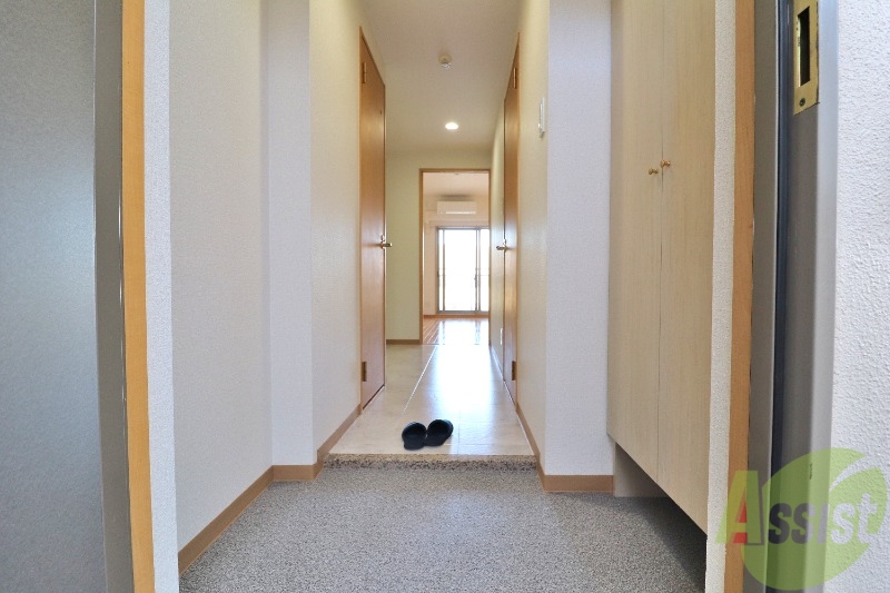 エレナ西宮北口の玄関写真