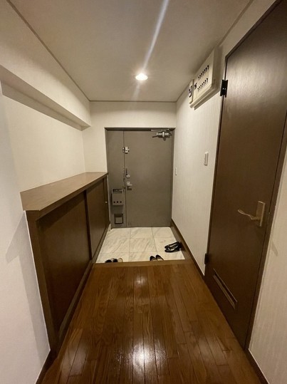 日商岩井音羽マンションの玄関写真