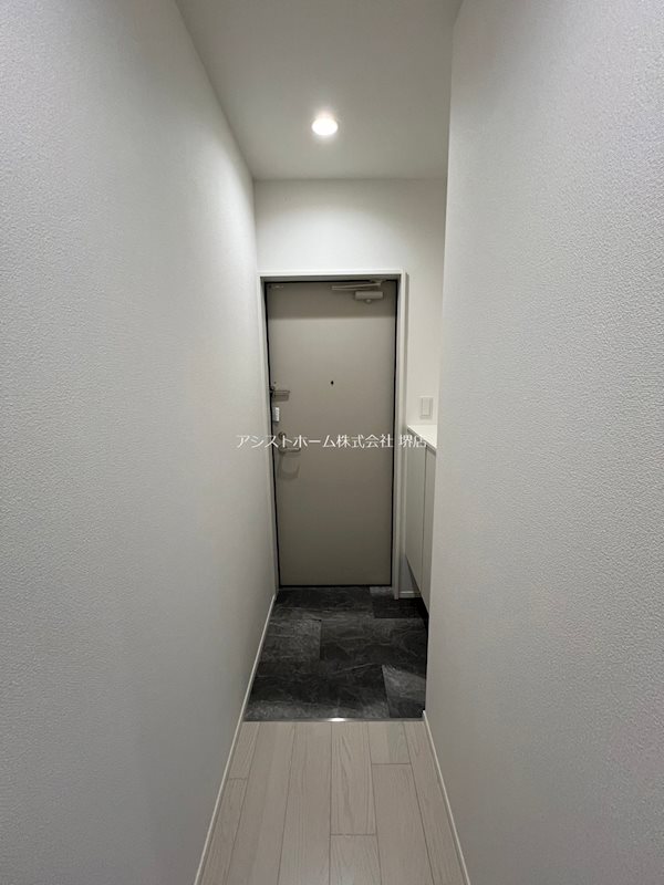 REGIES堺七道の玄関写真