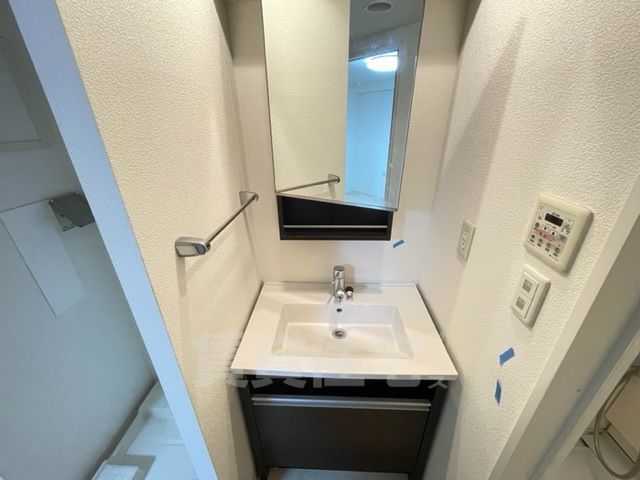 地下鉄堺筋線 堺筋本町駅 徒歩5分 15階建 築19年の内装写真