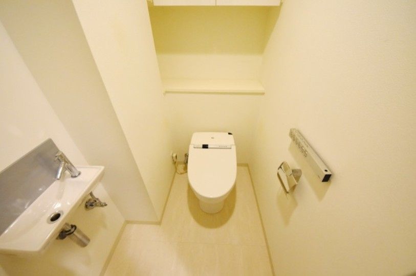 東京メトロ日比谷線 小伝馬町駅 徒歩2分 12階建 築22年のトイレ写真