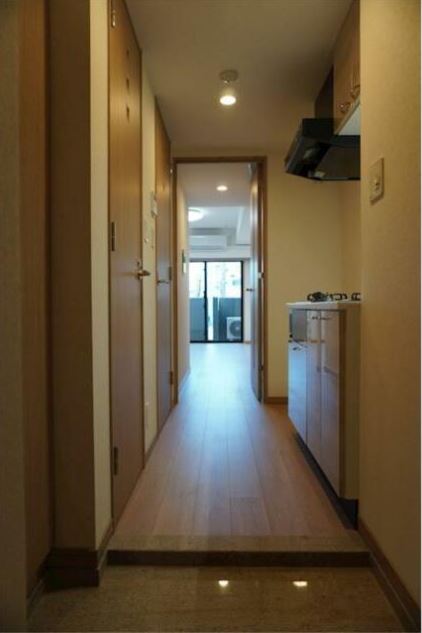 玄関　他のお部屋の参考写真となります。