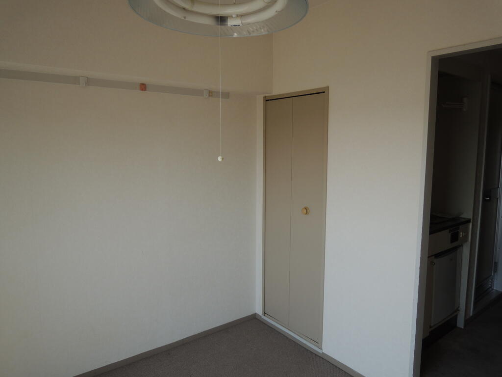 朝日プラザ河内長野デポーフロントの居間写真