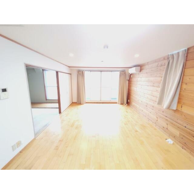 居室・リビング　16.5帖のきれいなLDK。