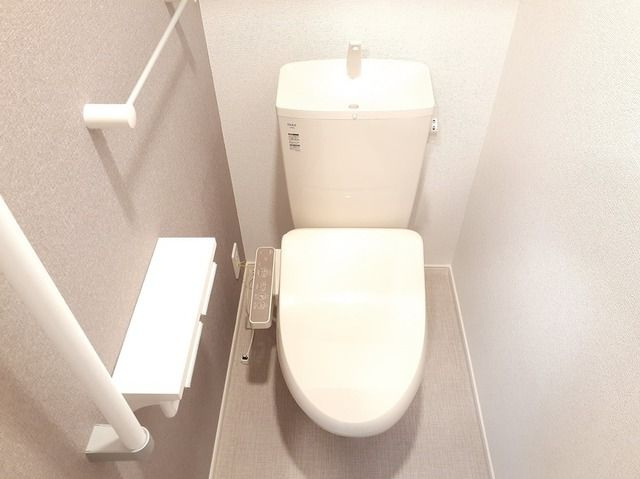 阪急京都線 茨木市駅 徒歩10分 3階建 築5年のトイレ写真