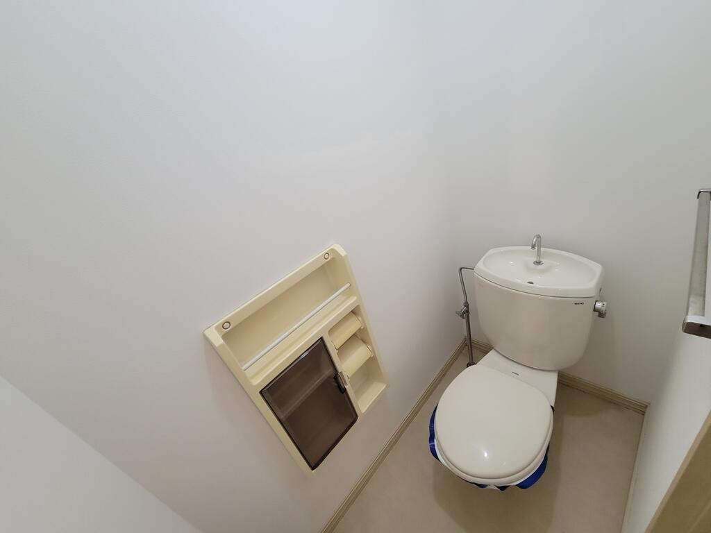 近鉄奈良線 瓢箪山駅 徒歩16分 2階建 築34年のトイレ写真