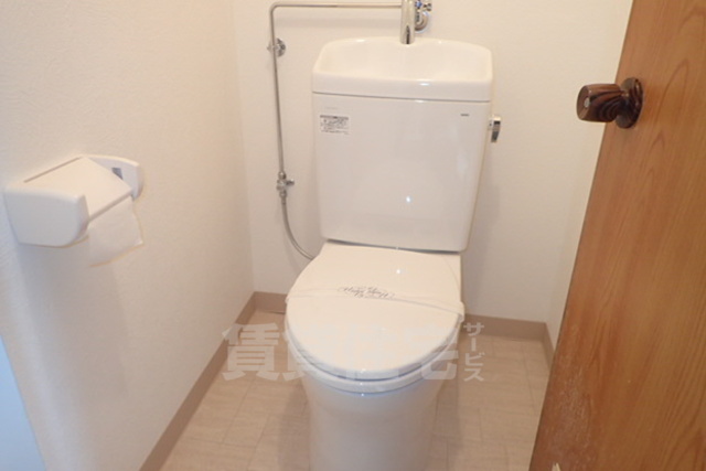 ＪＲ東海道本線 千里丘駅 徒歩7分 3階建 築47年のトイレ写真