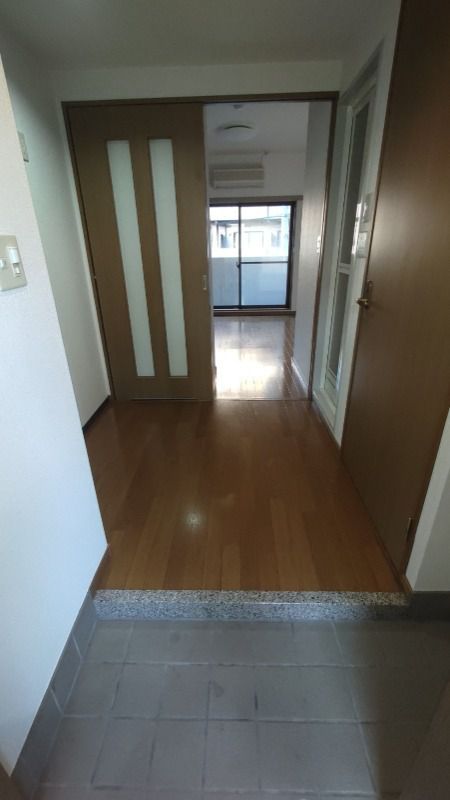 リヴシティ新宿弐番館の玄関写真