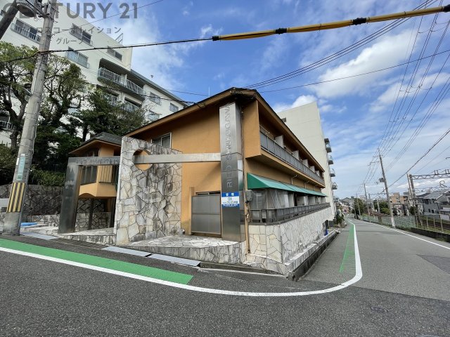 建物外観　モニター付きインターホンで安心です♪
