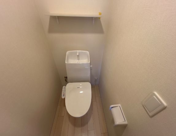 ＪＲ仙山線 東照宮駅 徒歩13分 2階建 築1年のトイレ写真