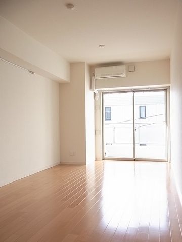 居室・リビング　南向きの明るいお部屋