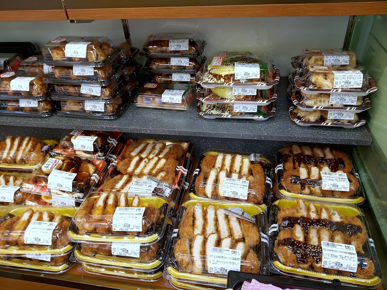 スーパー　コモディイイダ西巣鴨店（スーパー）まで100m