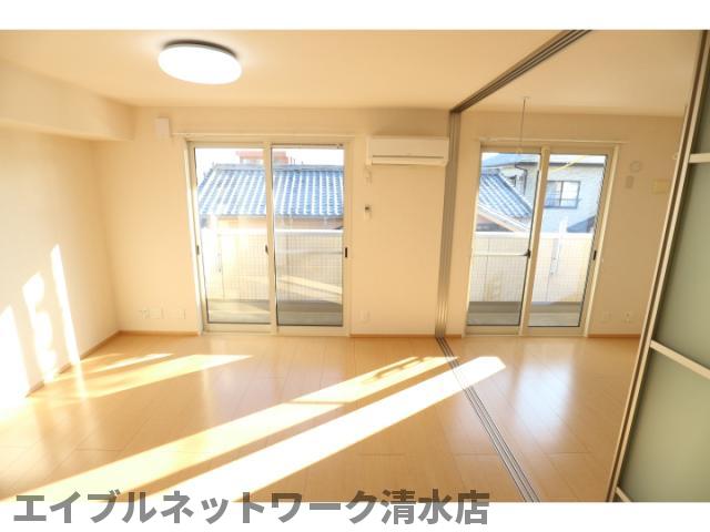 居室・リビング　ゆったりとした居間です