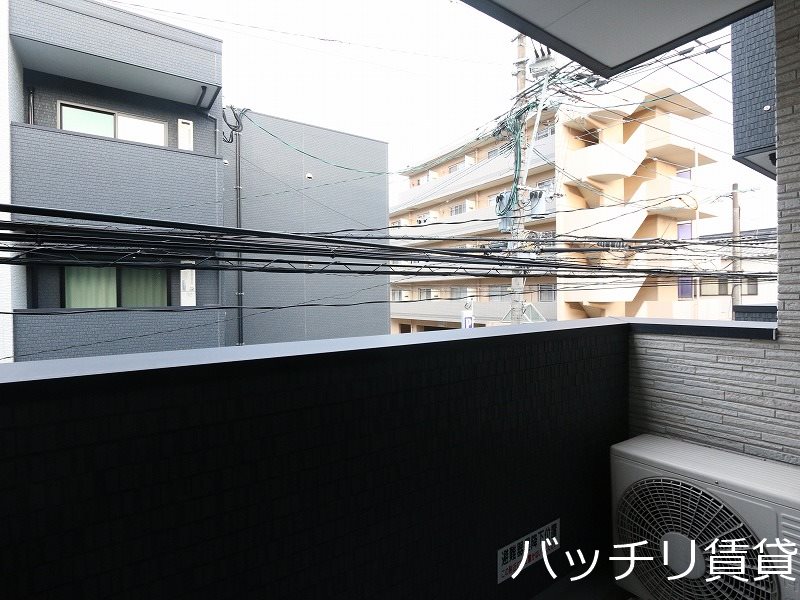 バルコニー　類似写真使用のため、現状優先。