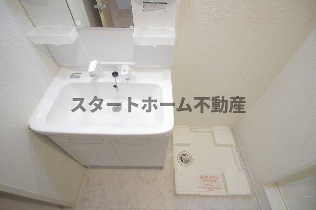 洗面設備　コンパクトで使いやすい洗面所