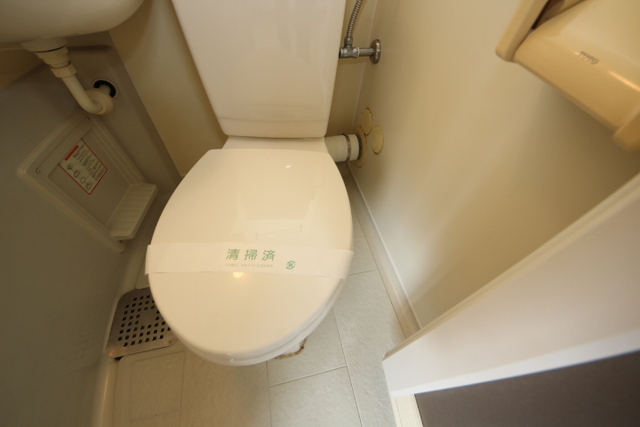 近鉄生駒線 生駒駅 徒歩20分 2階建 築36年のトイレ写真