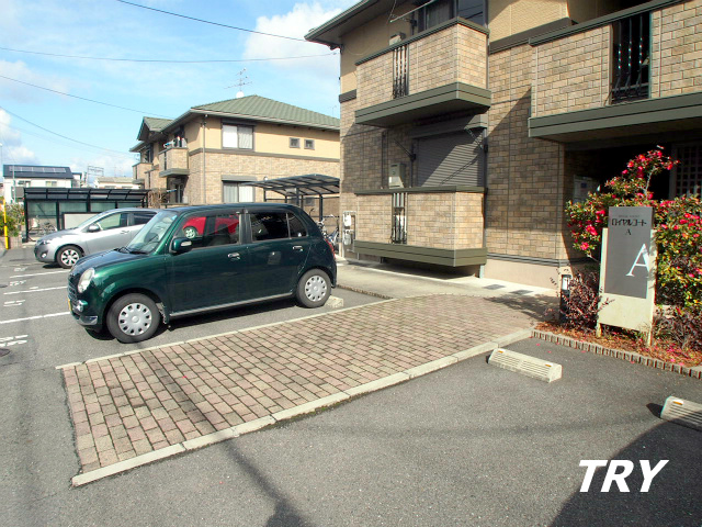 駐車場　敷居地内駐車場
