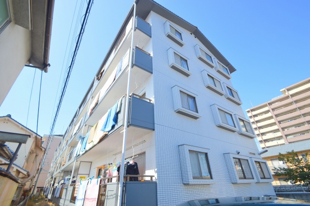 安芸郡海田町南昭和町のマンションの建物外観