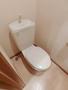 トイレ　トイレ上部に棚あり