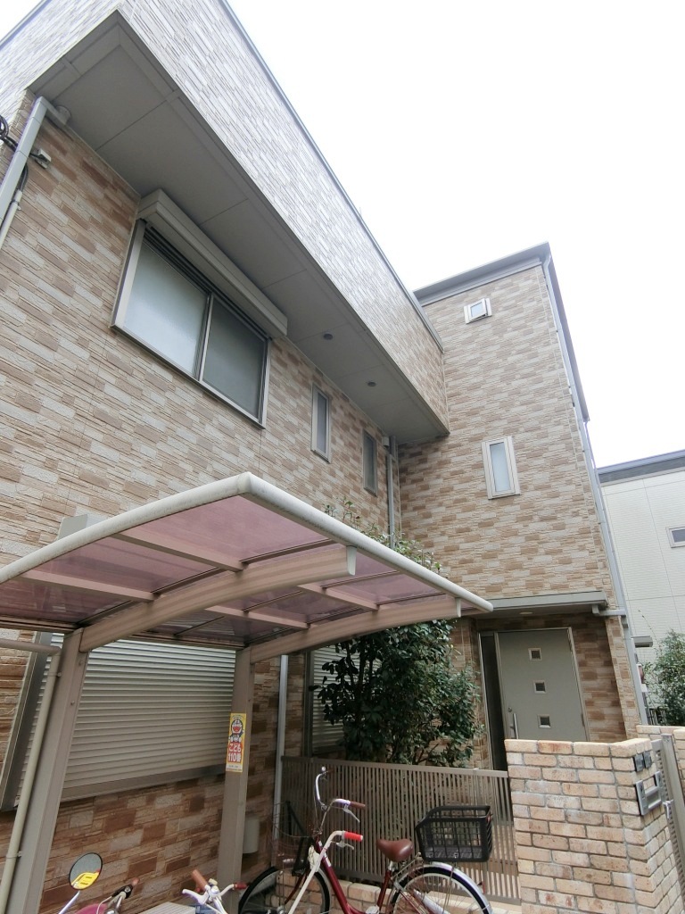 建物外観　リフォームによりとてもきれいな外観です♪