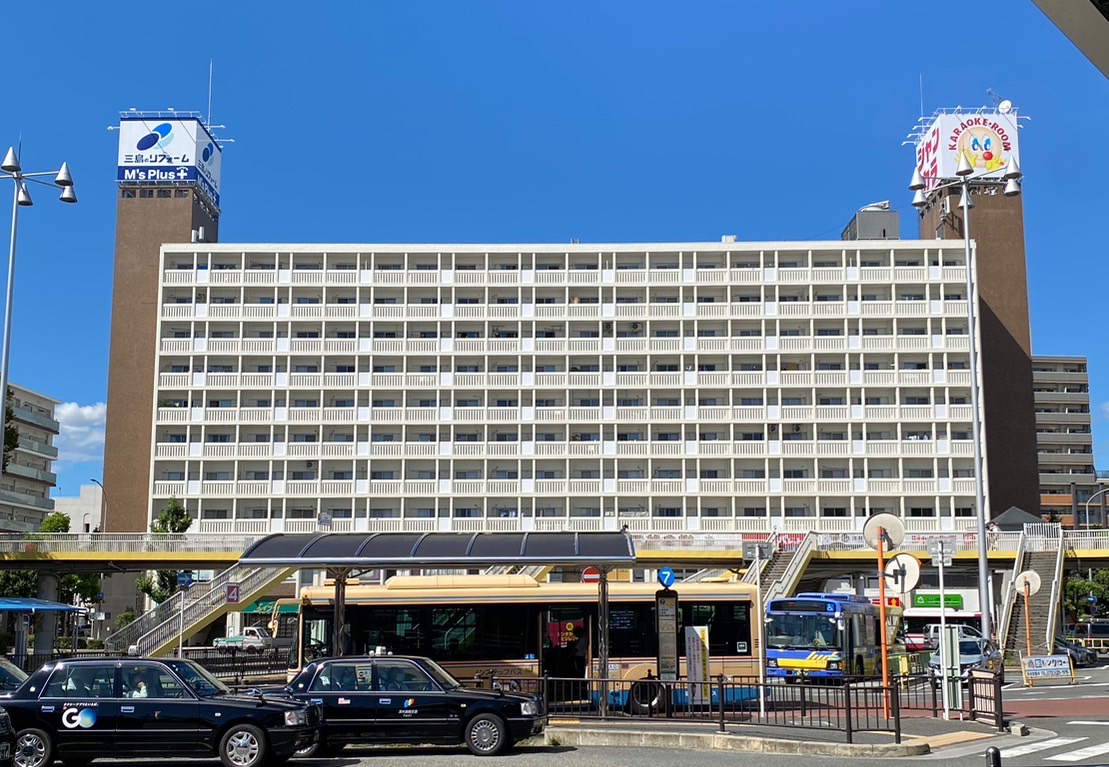 茨木駅前ビルの建物外観