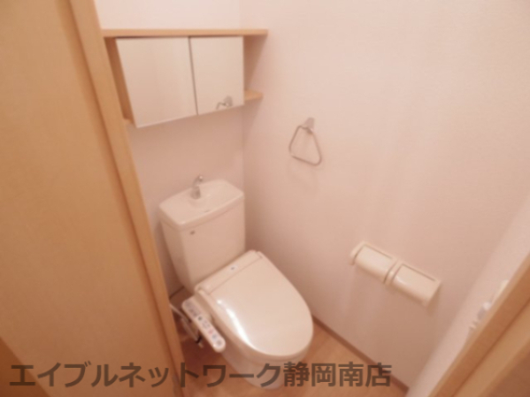 トイレ　同イメージ反転