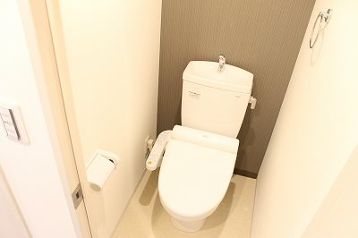 【神戸市中央区栄町通のマンションのトイレ】