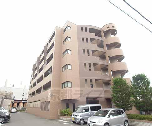 京都市南区吉祥院東前田町のマンションの建物外観