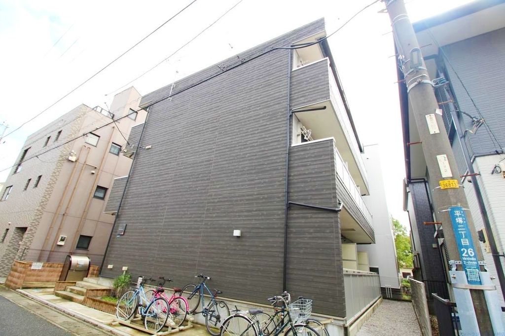 平塚市平塚のマンションの建物外観