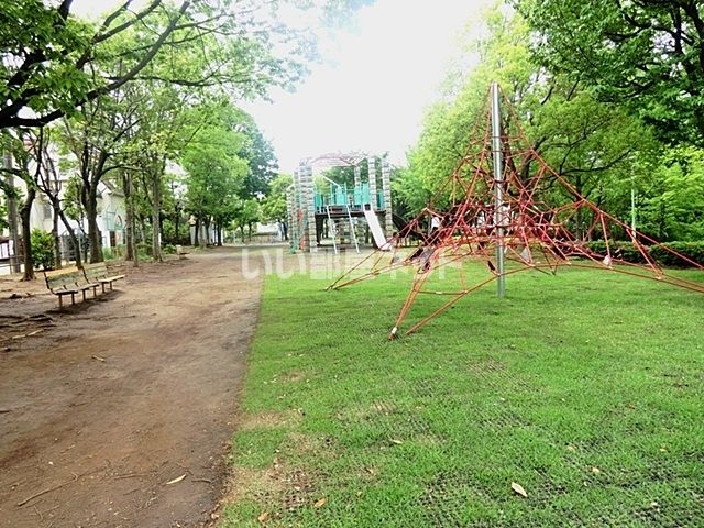 【横浜市青葉区市ケ尾町のアパートの公園】