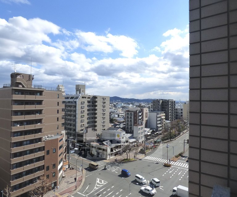 【京都市上京区南舟橋町のマンションのエントランス】