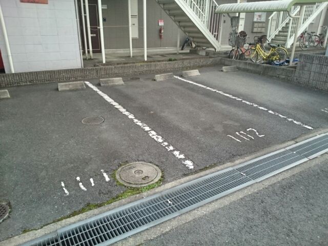 【木津川市加茂町大野のアパートの駐車場】