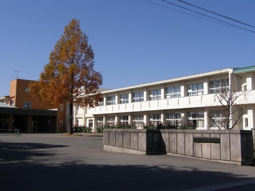 【北上市常盤台のマンションの小学校】