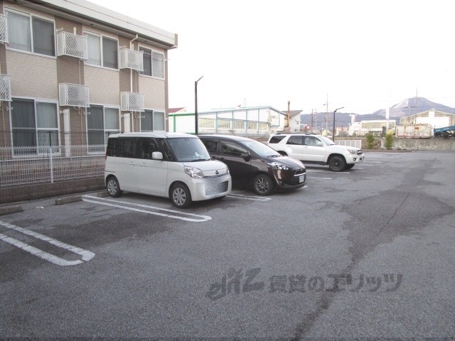 【長浜市八幡東町のアパートの駐車場】