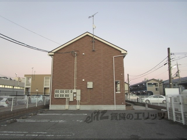 長浜市八幡東町のアパートの建物外観