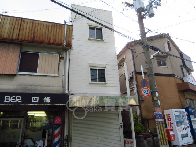 総持寺駅前町貸家（佐々木貸家）の建物外観