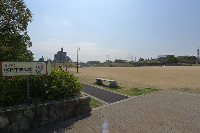 【メゾン．グローリーの公園】