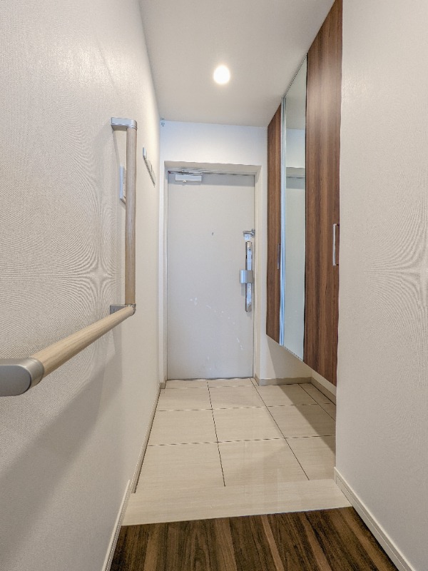 玄関　図面と現状に相違がある場合には現状を優先