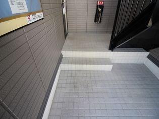 その他共有部分　雪や雨を避けられる内部玄関